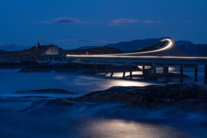 Atlanterhavsvegen by night